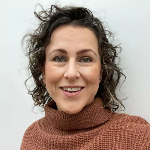 AllYearbooks team - Becky